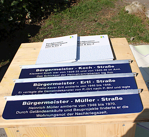 Einweihung der ersten Straßen-Legendenschilder in Puchheim Foto 1